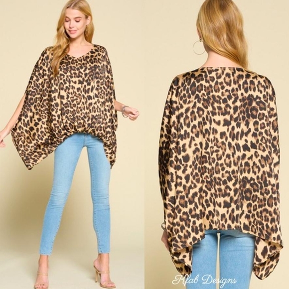 V Neck Leopard Poncho Style Top 🎉HOST PICK🎉 - Picture 4 of 8
